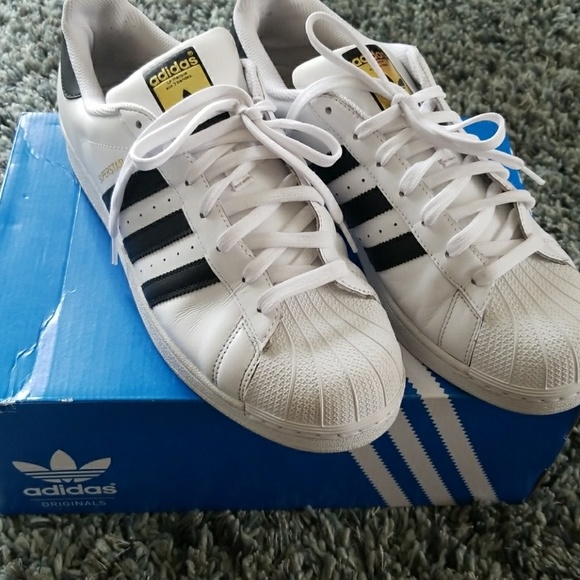Le Adidas Superstar Shell Dei Piedi Neri E Bianchi Poshmark Uomo Le Adidas Superstar Shell Dei Piedi Neri E Bianchi Poshmark Uomo
